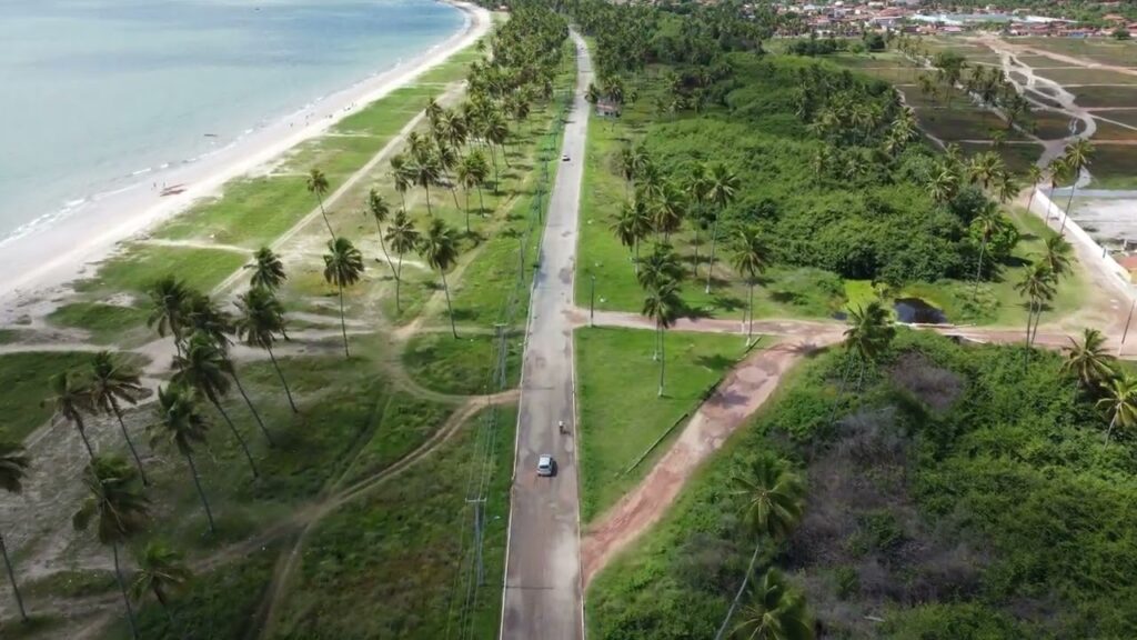 Praia de Ponta de Coqueiros em Pitimbu PB