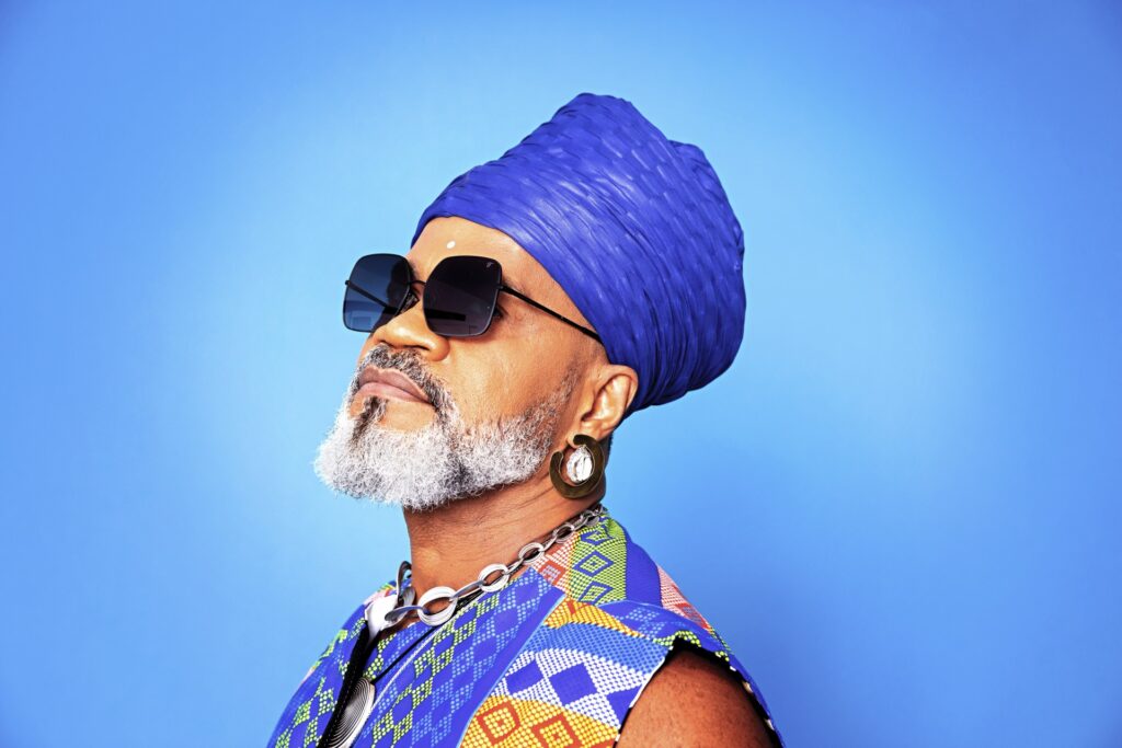 Biografia do Cantor e Compositor Carlinhos Brown Biografia do Cantor e Compositor Carlinhos Brown