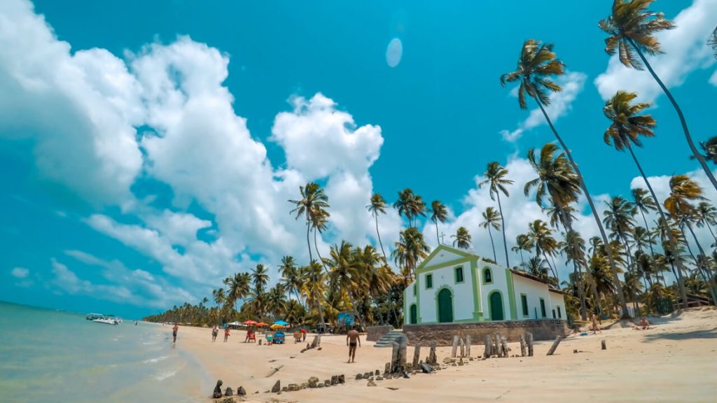 Capelinha de São Benedito na Praia dos Carneiros em Pernambuco