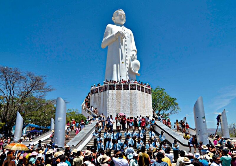 Turismo Religioso em Juazeiro do Norte Turismo Religioso em Juazeiro do Norte