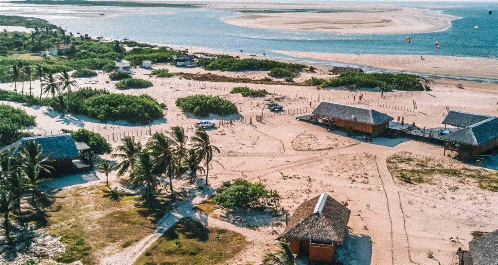 Atins nos Lençois Maranhenses Atins nos Lençois Maranhenses