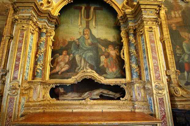 Cristo no altar do Mosteiro de São Bento em Olinda PE